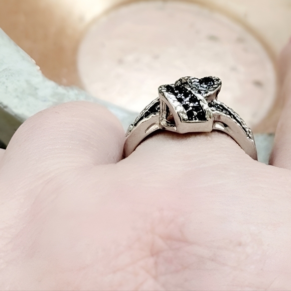 Womens Sterling Silver Black CZ Knot Ring - Picture 4 of 8